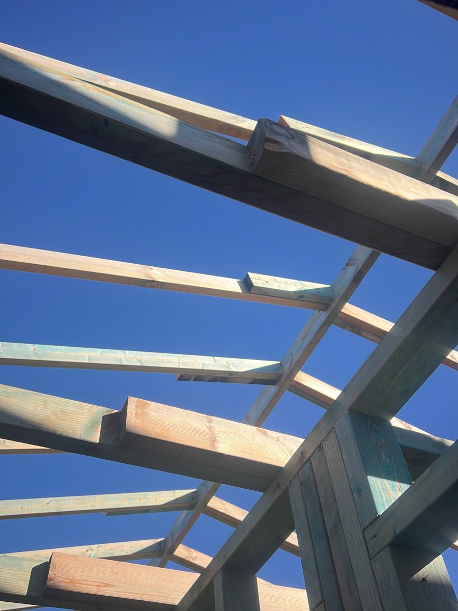 Rafter cut short, recorded during a frame inspection in Gledswood Hills
